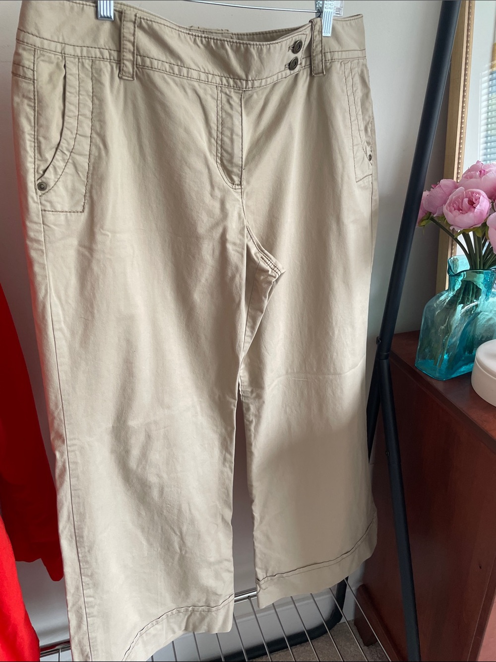 LOFT Khaki Wide-Leg Bermuda pants.